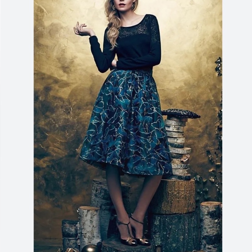 Elegant Blue Patterned Skirt